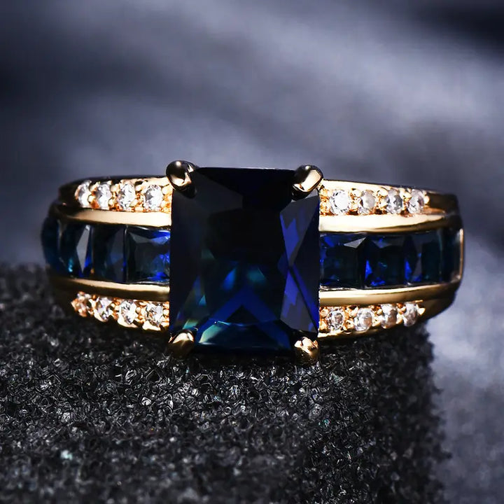 Elara Bluemont Ring | Gold
