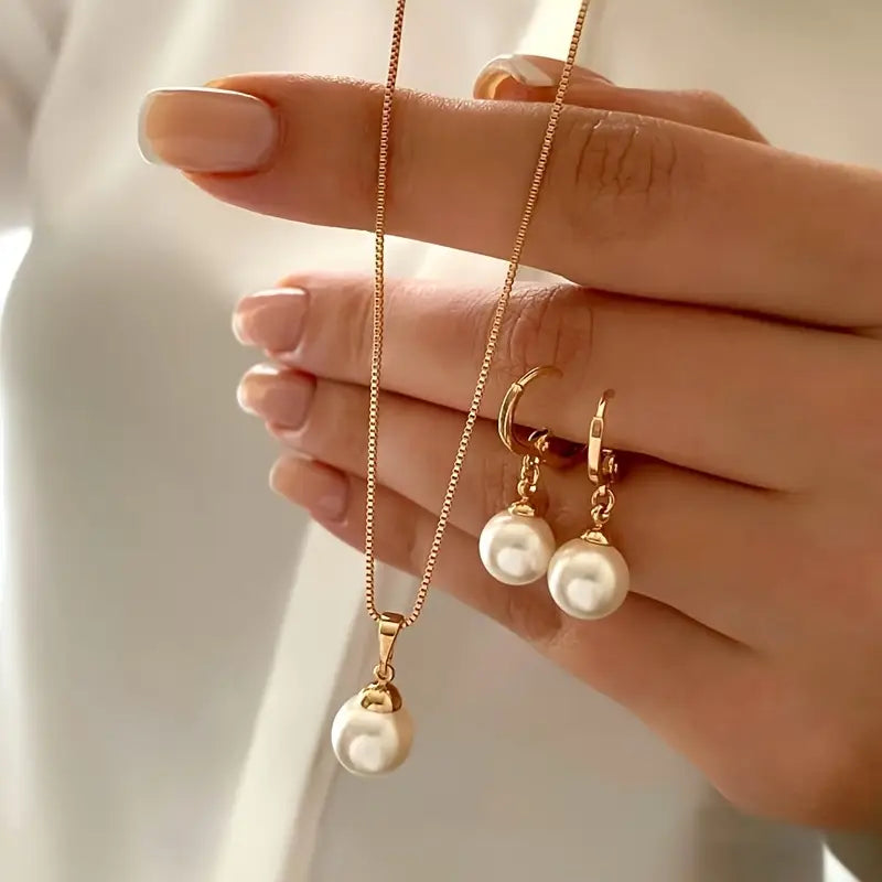 Radiant Elegance Pearl Jewelry Set | Gold