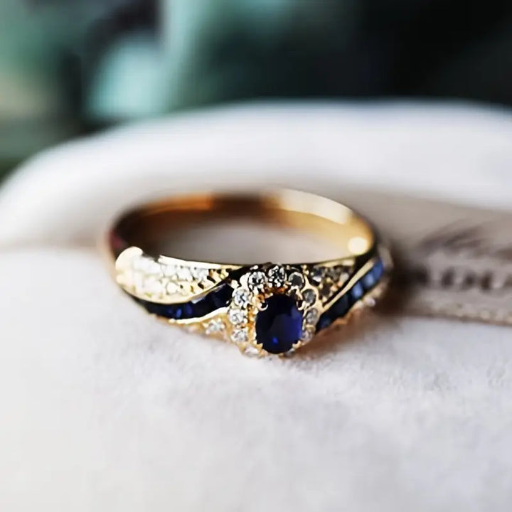 Celestia Vespera Ring | Gold