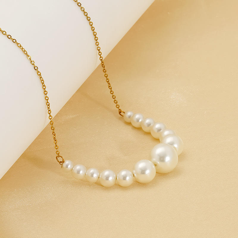 Elegant Pearl Pendant Necklace