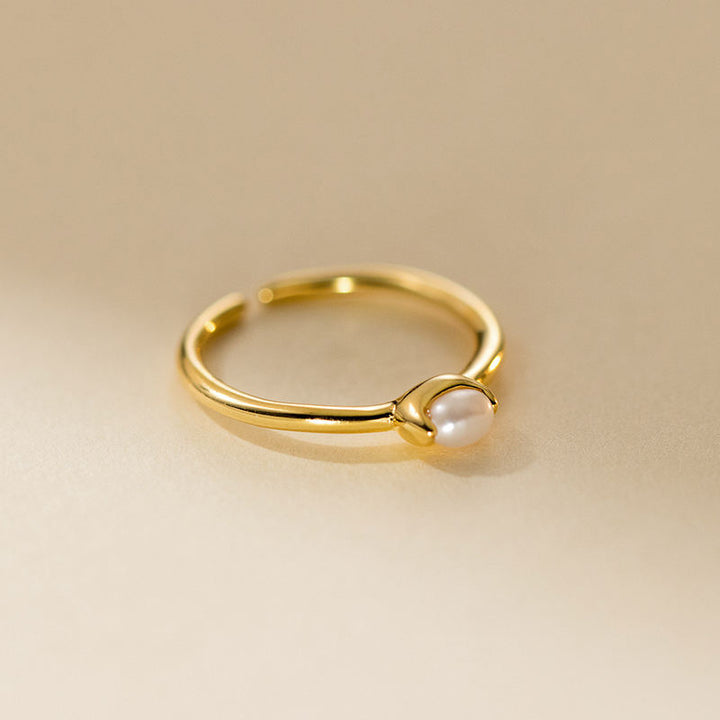 Elegant Baroque Pearl Band