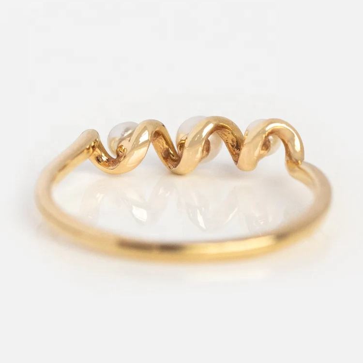 Layered Luminous Pearl Ring