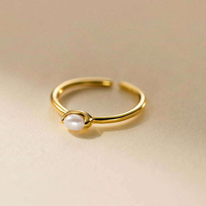 Elegant Baroque Pearl Band