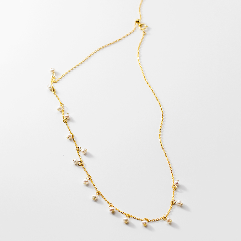 Classic Pearl Choker