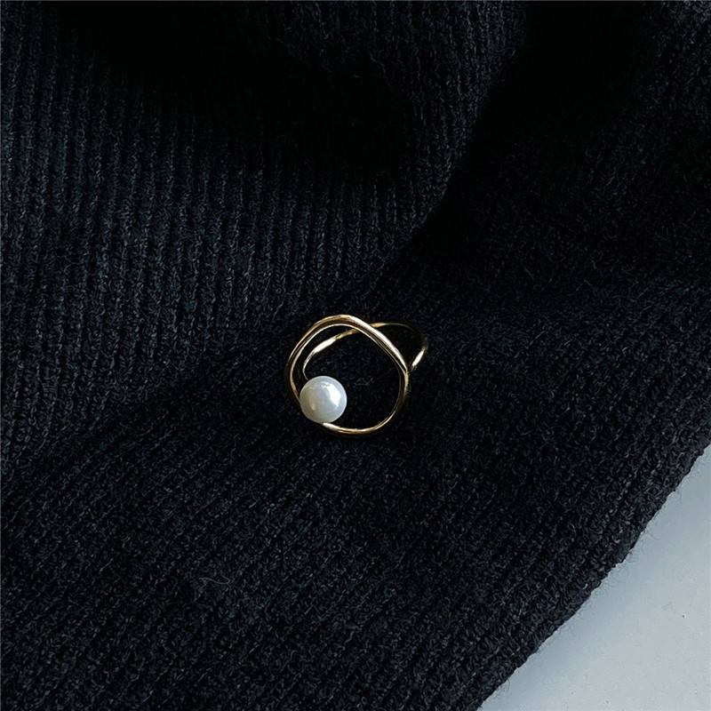 Abstract Pearl Band
