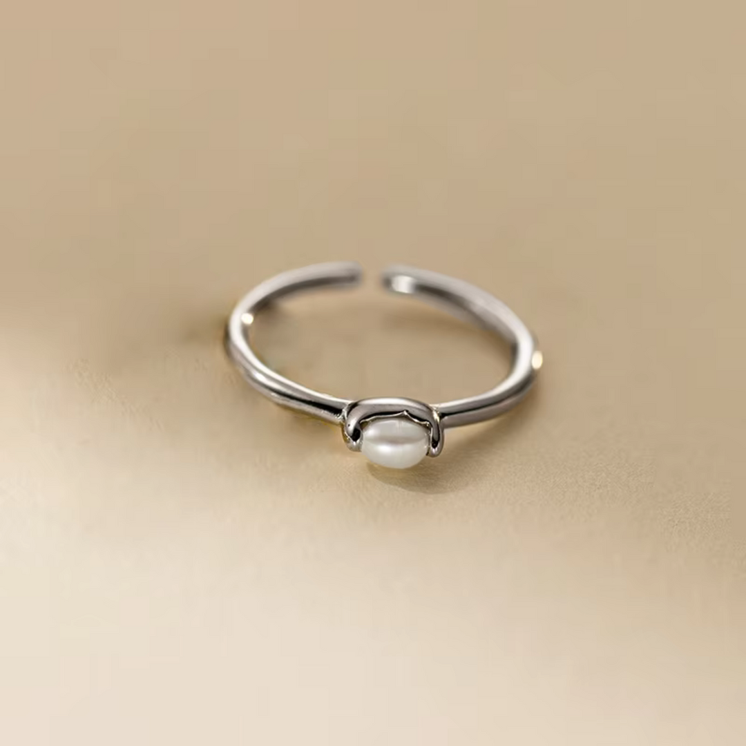 Elegant Baroque Pearl Band