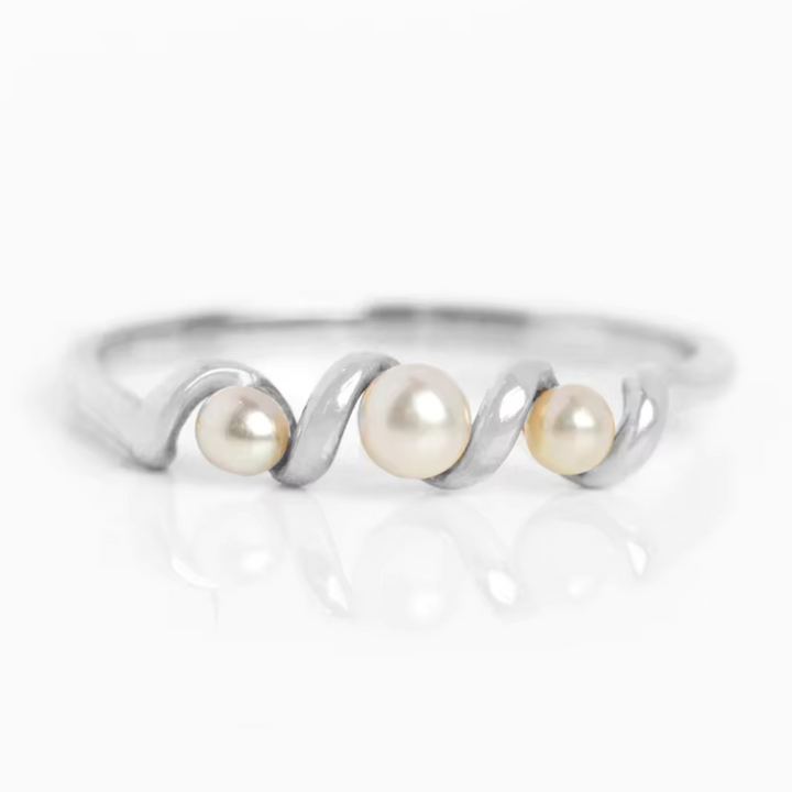 Layered Luminous Pearl Ring