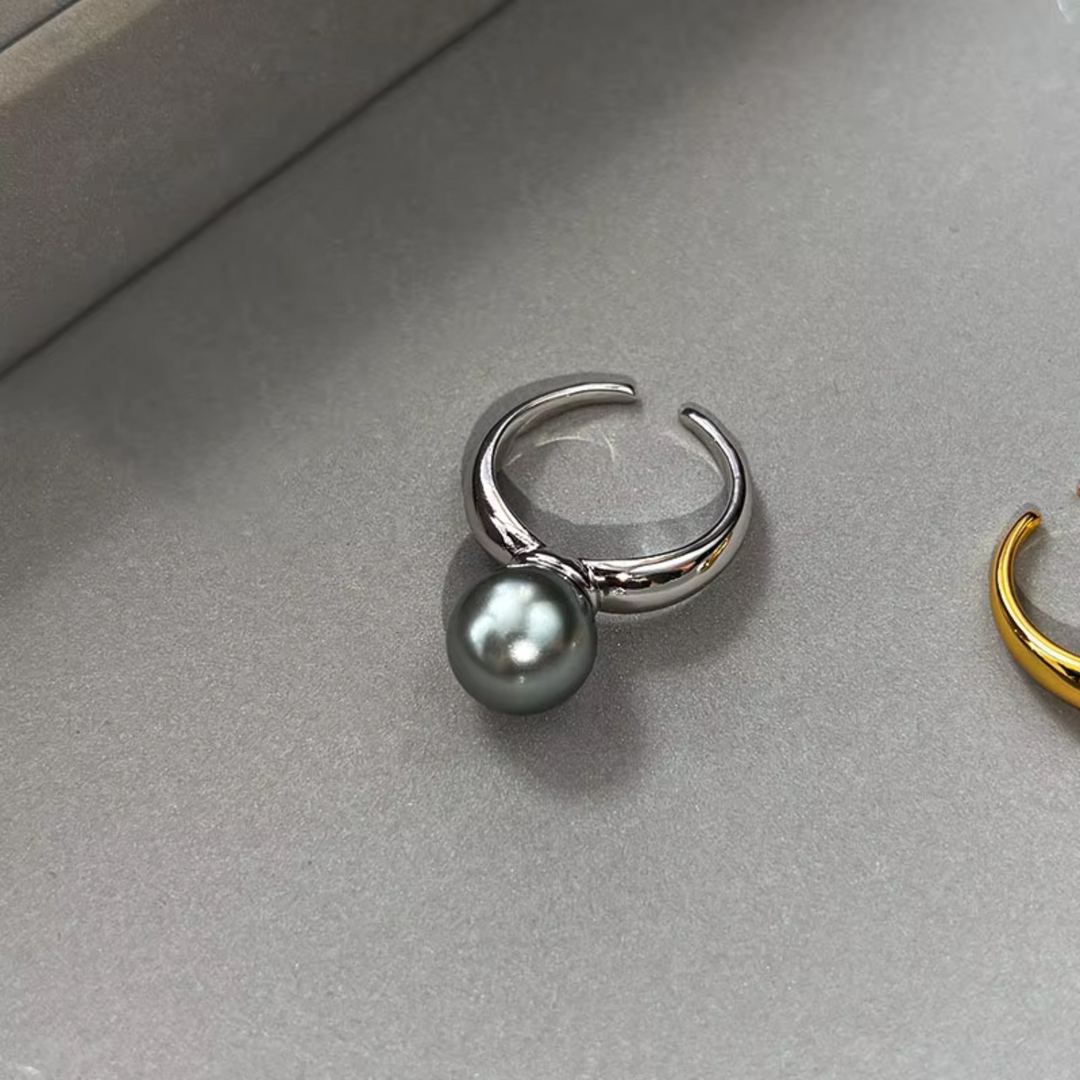 Classic Pearl Angular Band