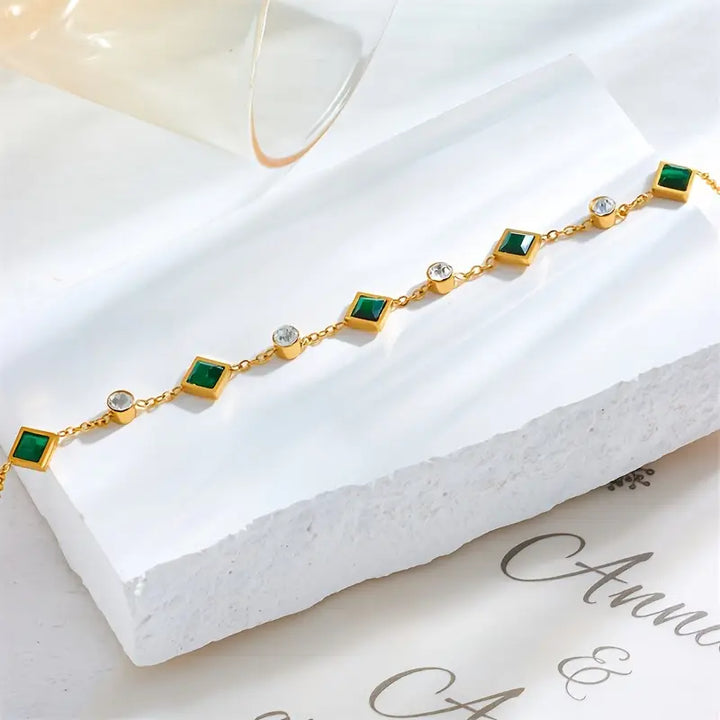 Amelisse Liora Bracelet | Gold