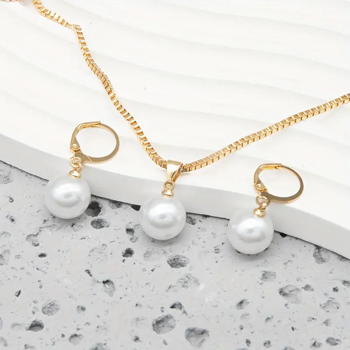 Radiant Elegance Pearl Jewelry Set | Gold