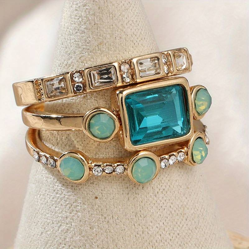 Vivienne | Vintage-style Ring with Sapphire Crystal