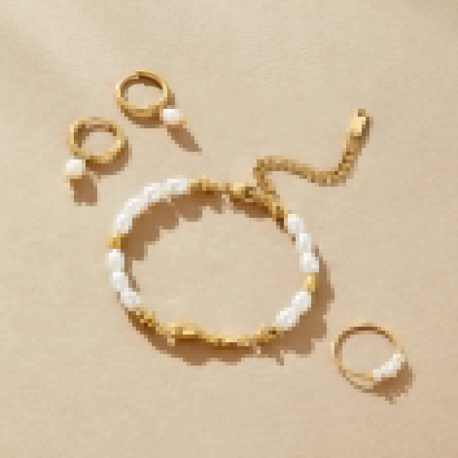 Radiant Freshwater Pearl Bracelet